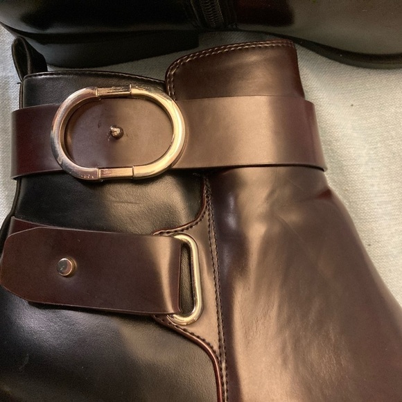 EUC ZARA Black and Burgundy w/Gold Accent Booties Ankle Boots Two-Tone size 9.5 - Picture 5 of 8